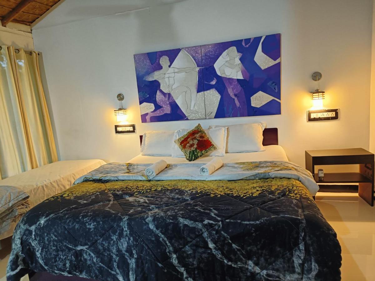 Lotus Riya Home Stay Hampi Exterior photo