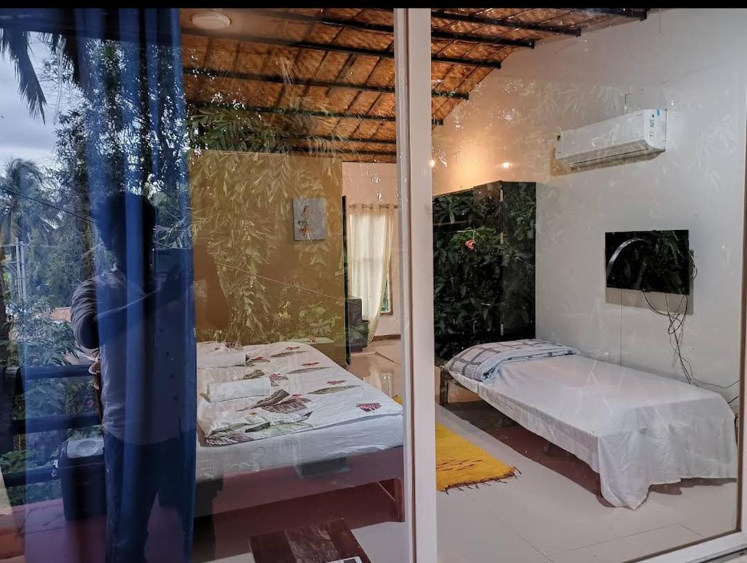 Lotus Riya Home Stay Hampi Room photo